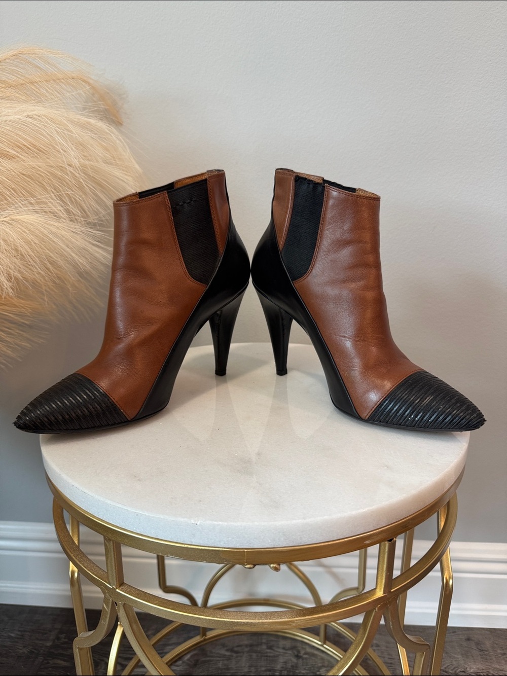 Balenciaga Brown and Black Pointed Leather Ankle Booties Size 38.5 - Picture 7 of 13
